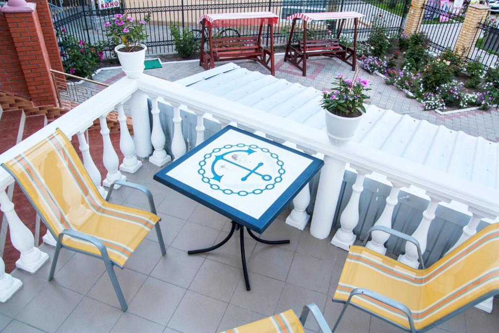 Hotel Admiral Nelson Skadovsʼk Exterior foto